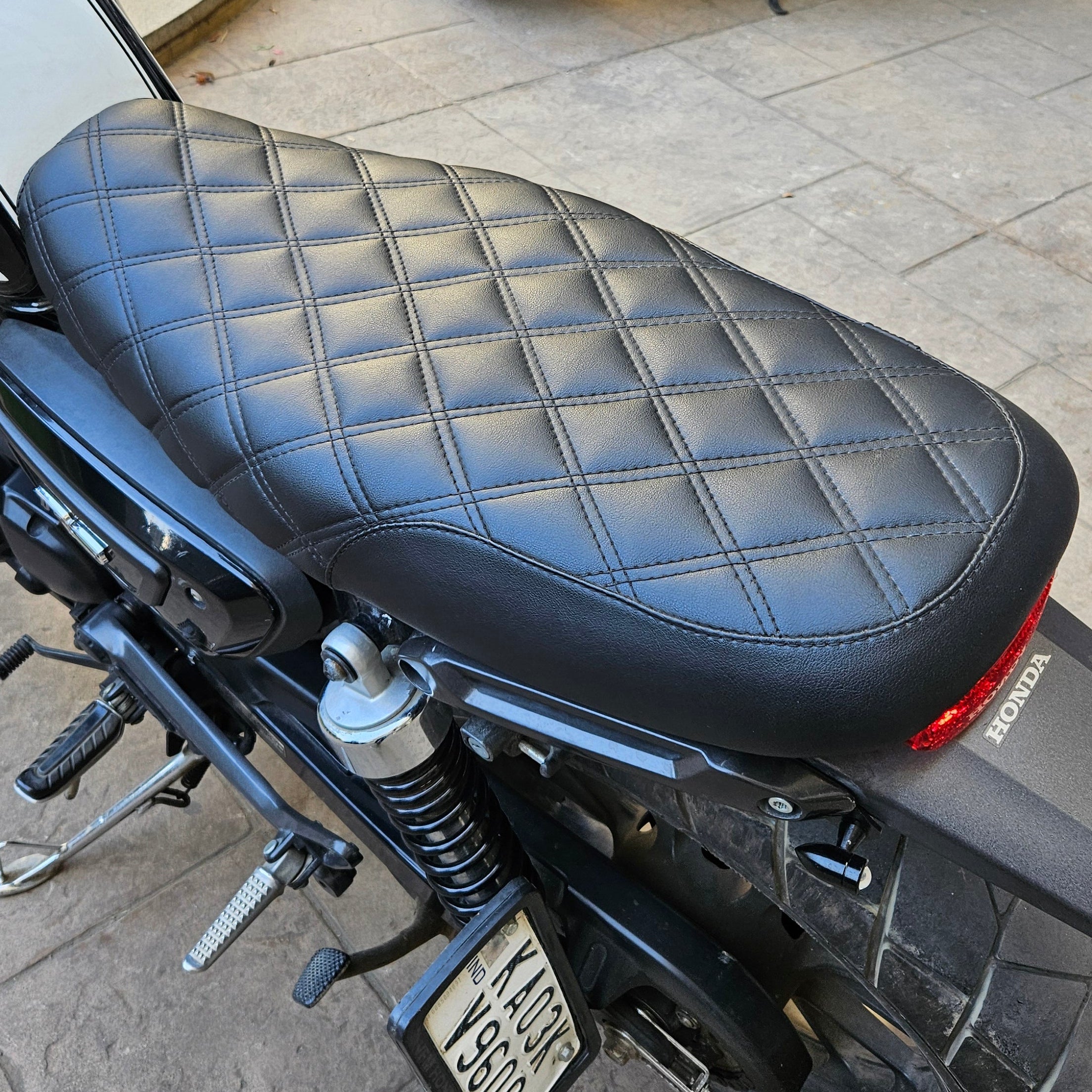 Brat seat for honda CB350RS