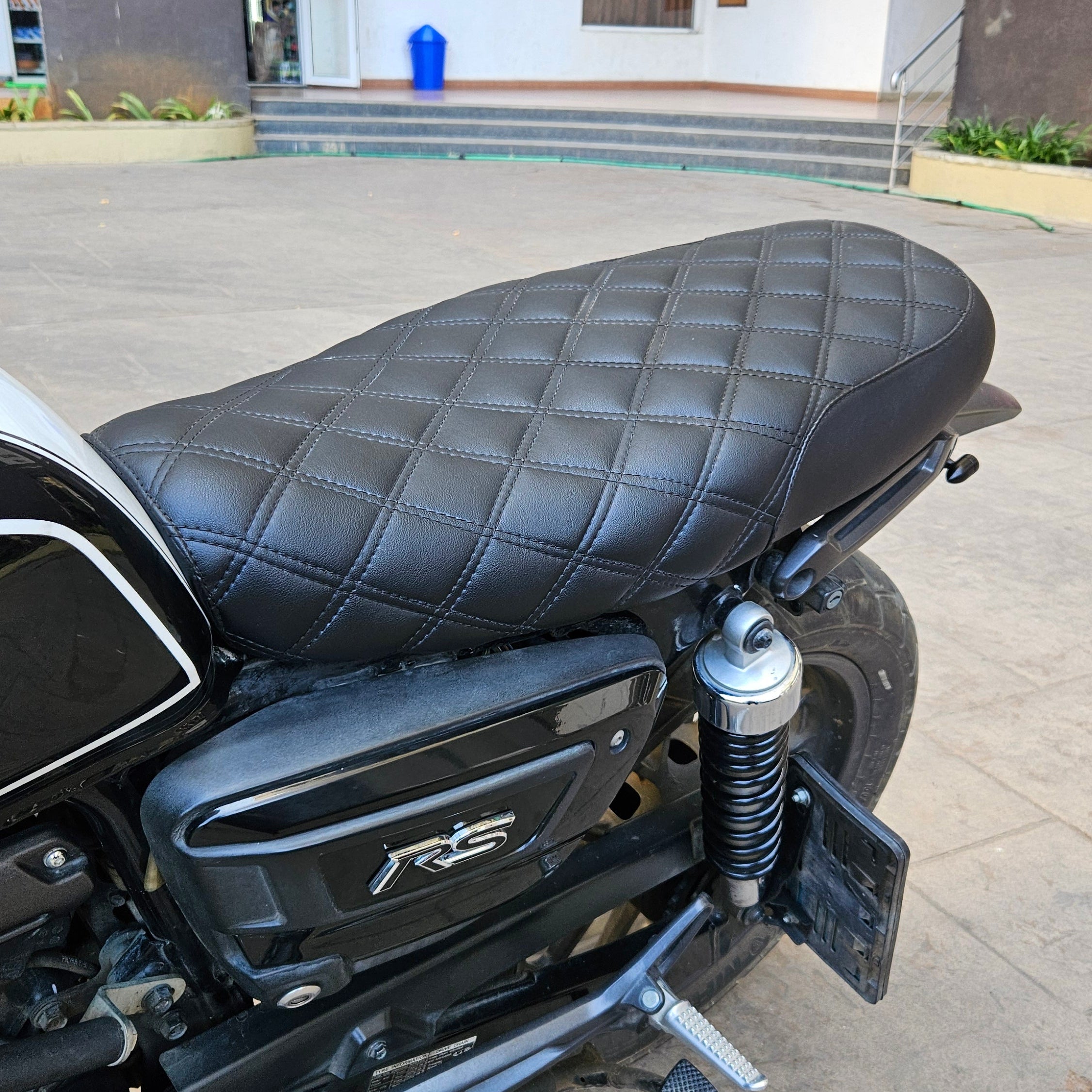 Brat seat for honda CB350RS