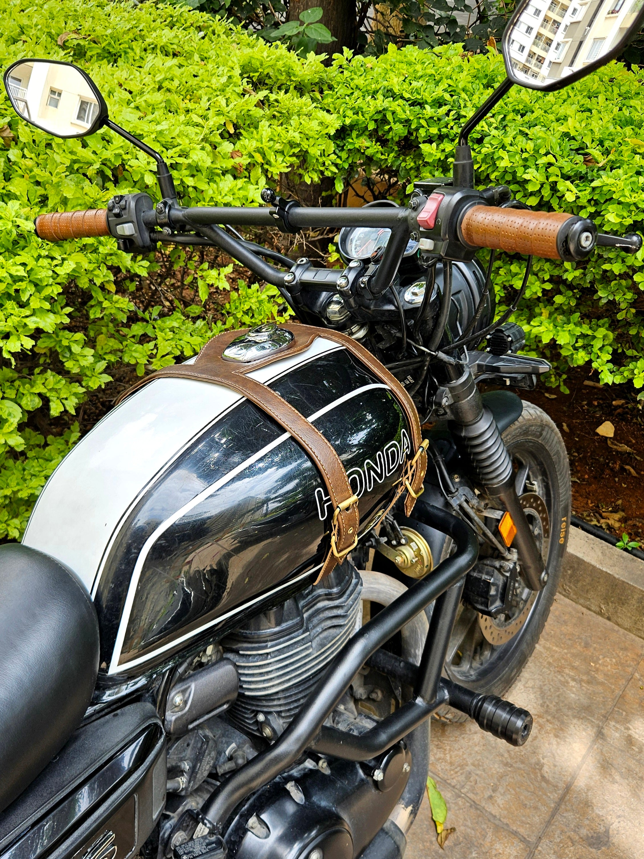 Premium Fuel tank strap for Honda CB350RS & Highness
