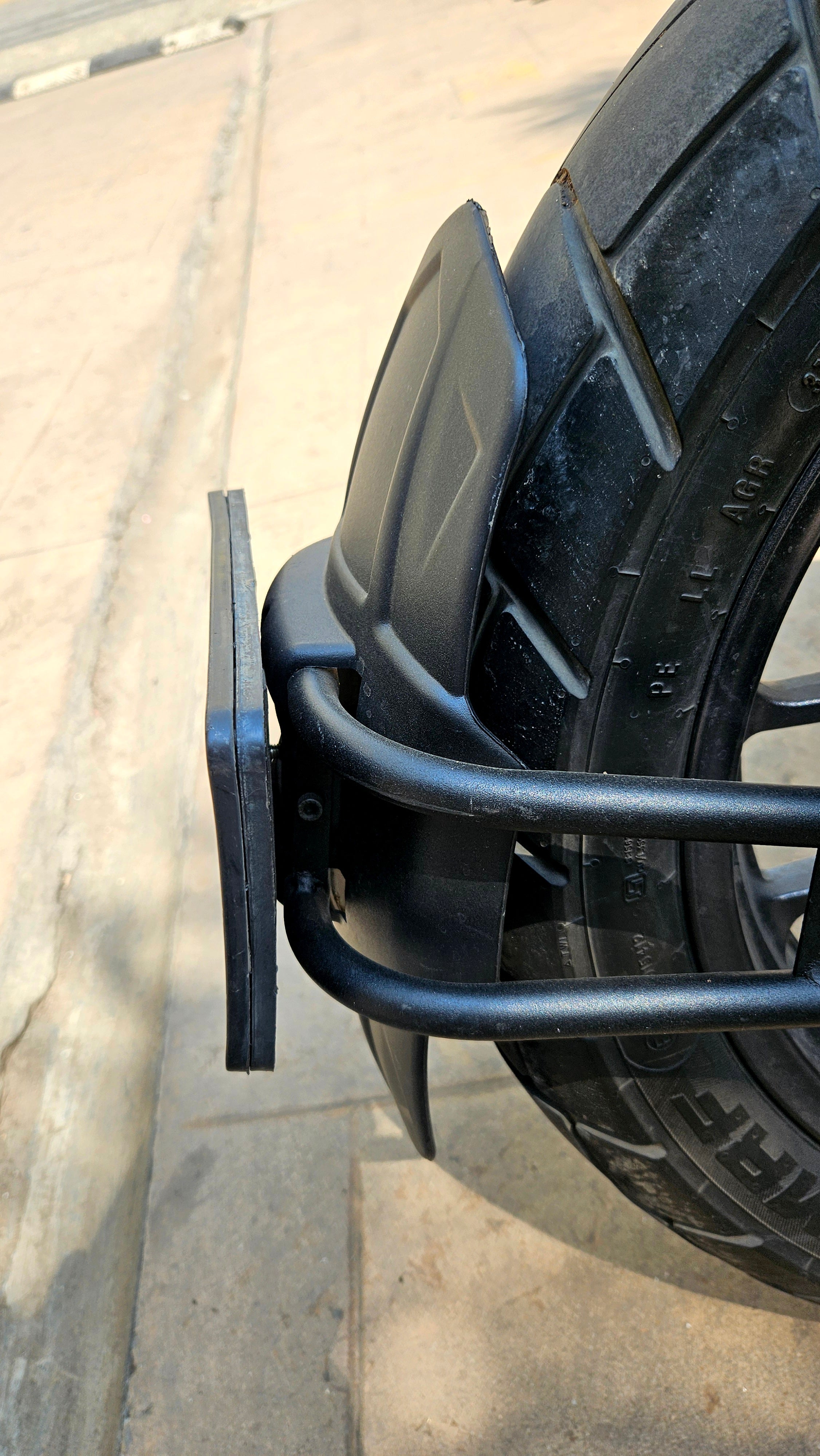 Rear tyre hugger - Universal